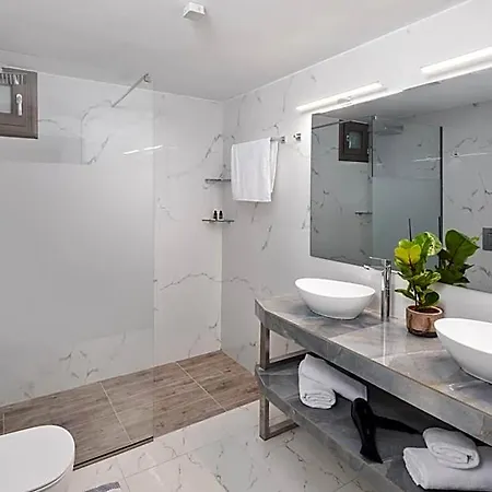 Fundana Aparthotel 4*